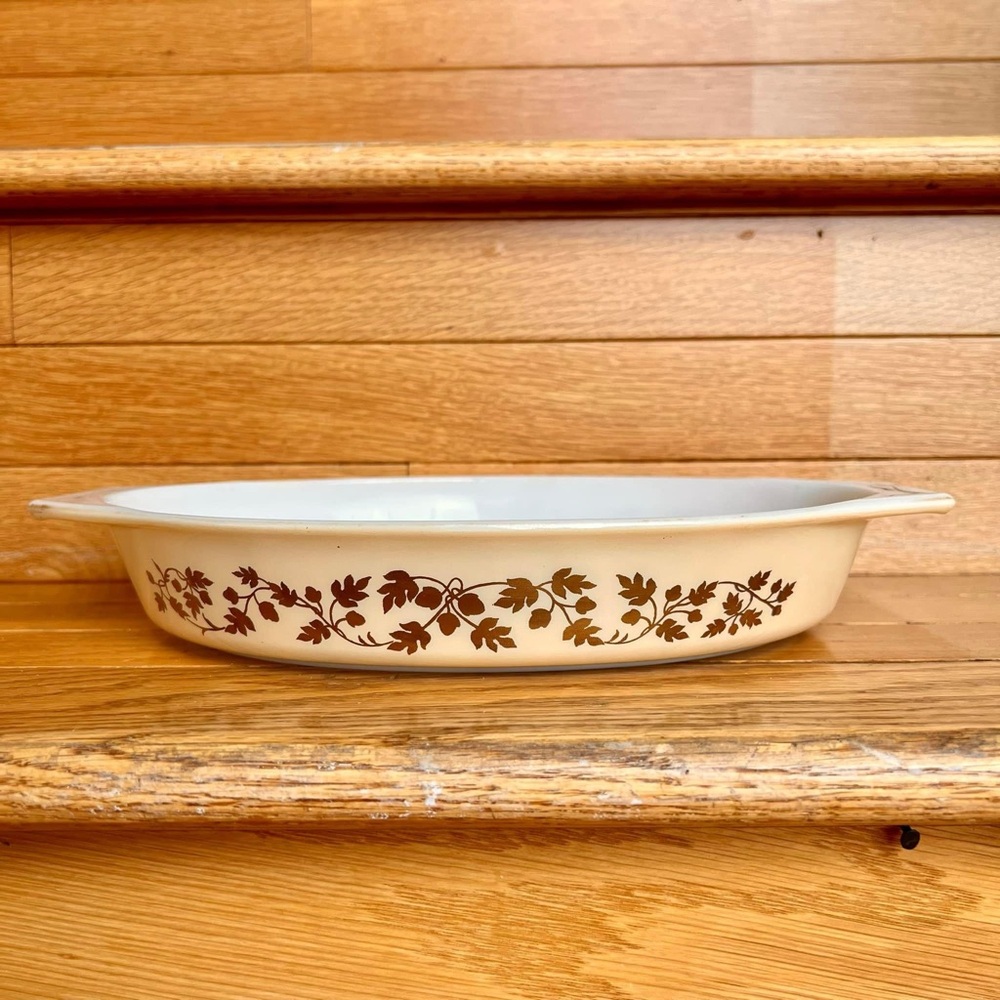 1.5 Pint PYREX 401 Mixing Bowl Serving Bowl Ovenware Milk White - Picture 11 of 15